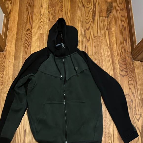 Nike tech - Picture 2 of 5